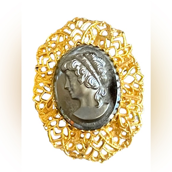 Large Vintage black glass hematite cameo gold finish brooch ornate filagree - Picture 3 of 7